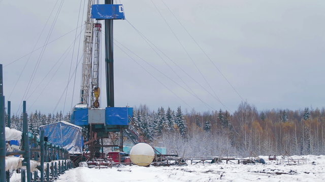 Drilling rig Winter