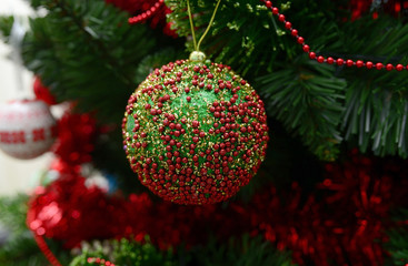 christmas tree globe