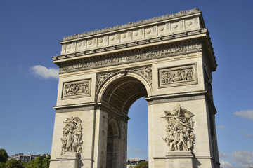 Fototapeta na wymiar Arc de triomphe de l’Etoile à Paris - Triumphal arch in Paris, France