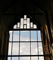 Kirchenschiff mit Glasfront