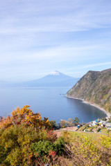 Obraz premium 伊豆半島（井田）から見た富士山