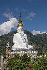 buddha statue in wat phra son keaw