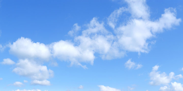 Bellissime nuvole nel cielo azzurro