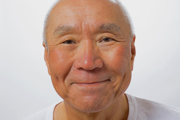 笑顔の日本人のシニア