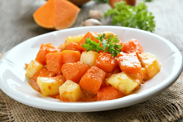 Stew pumpkin and potato