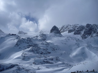 Fototapeta na wymiar panoramatic view of snow covered high mountains