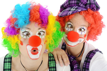Clown in Kostüm zu Karneval, Fasching oder Fastnacht ist albern und lustig