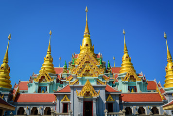 Fototapeta premium Piękna tajska świątynia w Huahin, Tajlandia