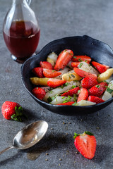 Spargel-Erdbeer-Salat