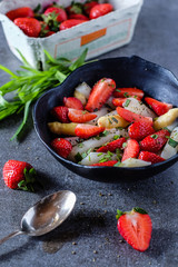 Spargel-Erdbeer-Salat