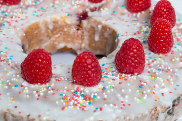Zitronen Himbeerkuchen makro closeup