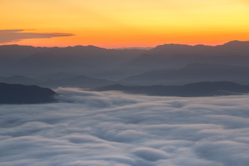 Fototapeta na wymiar Mountain and mist in morning