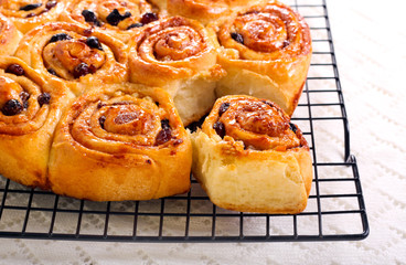 Raisin and cinnamon rolls