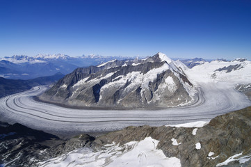 Aletschgletscher TOTAL - Hintergrund mit Saas Fee-Matterhorn-Mont Blanc