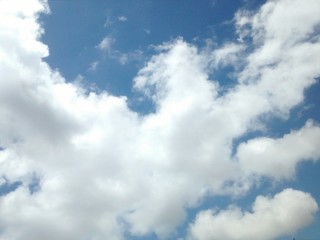 Nuvens em forma de águia