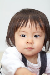Naklejka premium 赤ちゃんの笑顔(1歳児)