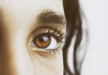 Naklejka premium A beautiful insightful look eye. Close up shot