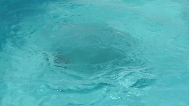 Schwimmer Arschbombe