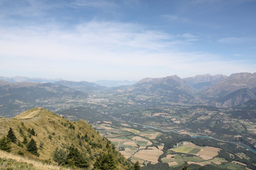 Fototapeta na wymiar Alpes du sud, au dessus le la vallée
