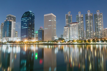 Plakat Bangkok at night , with reflection water light
