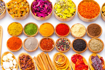 Gewürze und Kräuter