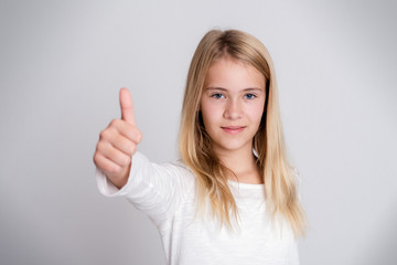 girl with thumb up