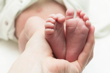 feet newborn