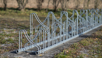 Fahrradständer auf dem Fahrradparkplatz