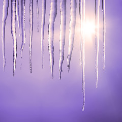 Eiszapfen beim Tauen