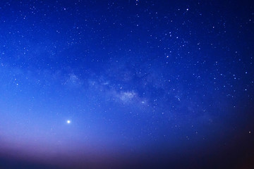 Obraz premium Milky way galaxy with stars and space dust in the universe