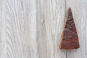 Tranche de gâteau au chocolat 