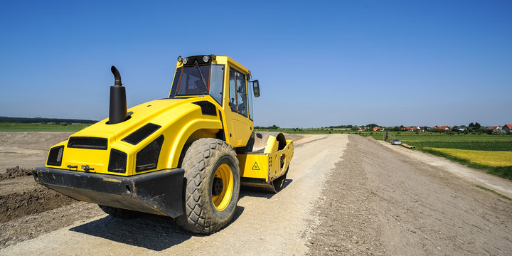 Gelbe Radwalze auf der Baustelle