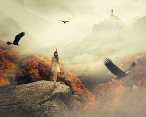 Fototapety  Młoda kobieta spacerująca w swoich snach, ciesząca się pięknym jesiennym górskim krajobrazem