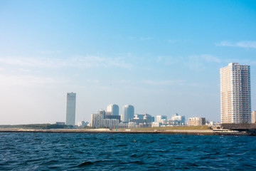 Fototapeta premium 農道からつながる畑と山々