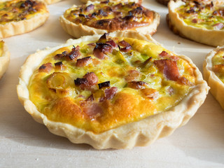 Mini quiche Lorraine home made, detail