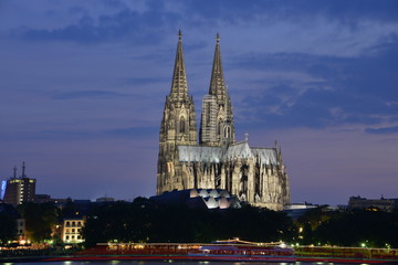Fototapeta premium Kölner Dom am Abend