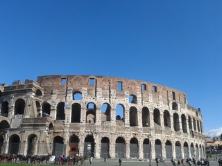 Fototapeta na wymiar Cielo azul en Roma