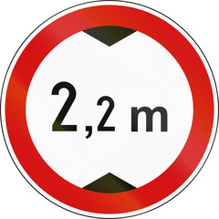 Slovenian regulatory road sign - No vehicles over 2.2 meters in height