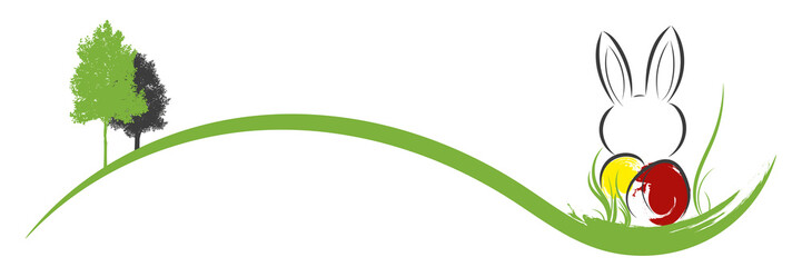 Osterhase mit Ostereiern auf Wiese mit Bäumen