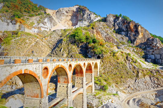Bridge service in a marble quarry in Carrara