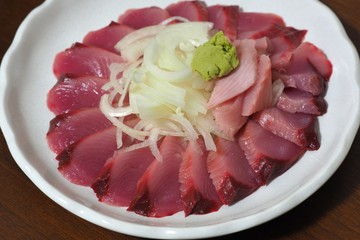 鰹の刺身