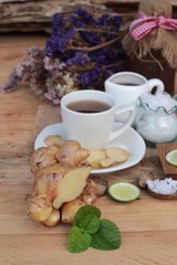 Obraz na płótnie Canvas Ginger tea with lemon and honey delicious.