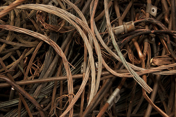 Cables de cobre retorcidos  listos para reciclar