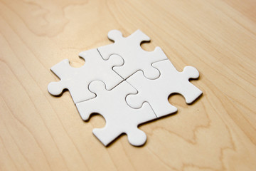 Vier Puzzleteile