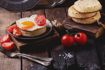 Vintage crumpets with eggs