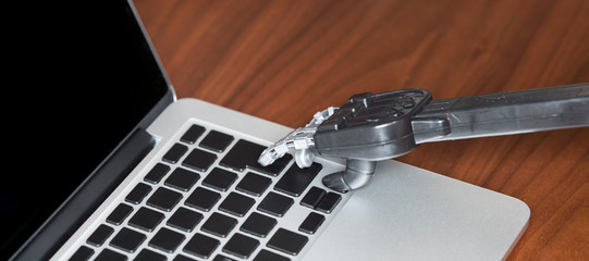 タイピングするロボットの手