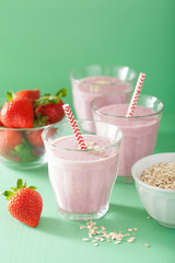 healthy strawberry oat smoothie
