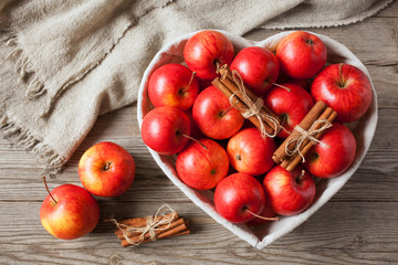 Red apples with cinnamon © tachinskamarina