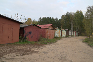 garages, sheds