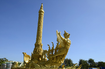 Buddhastatue und Tempel in Thailand